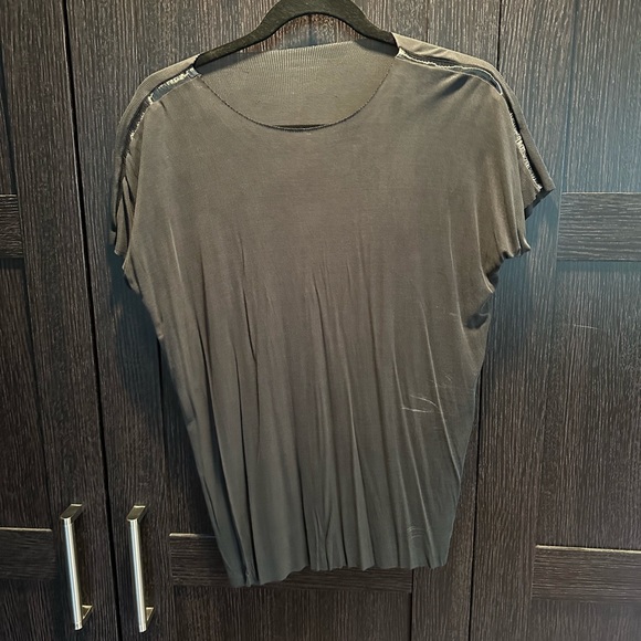 Infinity tshirt / never worn - Picture 2 of 5